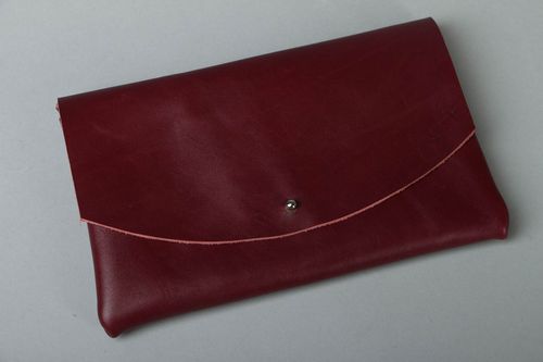 Clutch en cuir marron fait main  - MADEheart.com