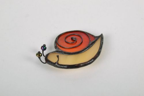 Stained glass brooch Snail - MADEheart.com
