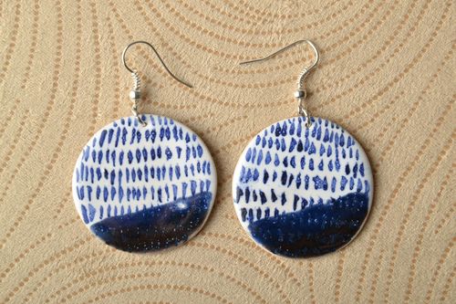 Originelle Ohrringe aus Ton - MADEheart.com