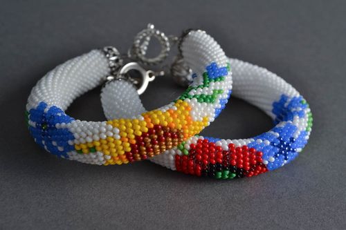 Bracelets faits main 2 pièces en perles de rocaille à motif floral bijoux - MADEheart.com