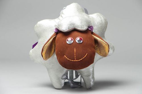 Pupazzo in stoffa fatto a mano giocattolo ecologico decorazione d’interni - MADEheart.com