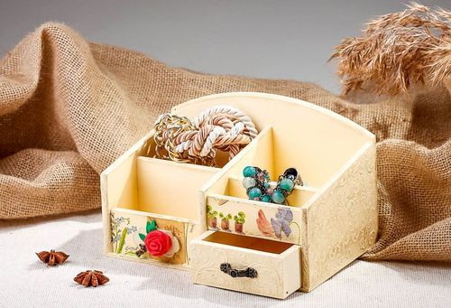 Wooden jewelry box with splotchy effect - MADEheart.com