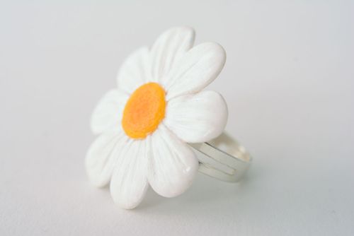 Polymer clay flower ring - MADEheart.com