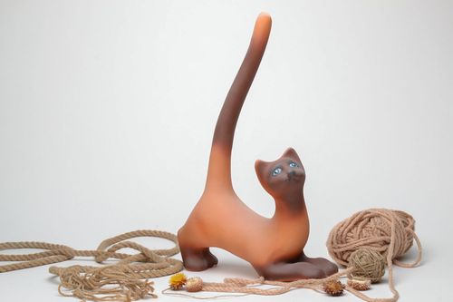 Clay statuette of cat - MADEheart.com
