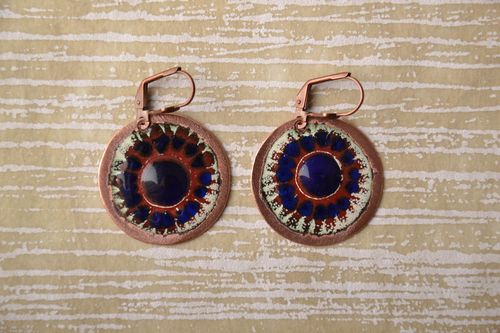 Handmade copper earrings with enamel Sinevir - MADEheart.com