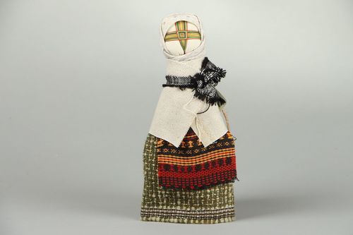 Poupée motanka faite main traditionnelle - MADEheart.com