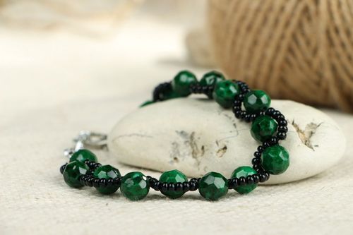 Bracelet with faceted malachite - MADEheart.com