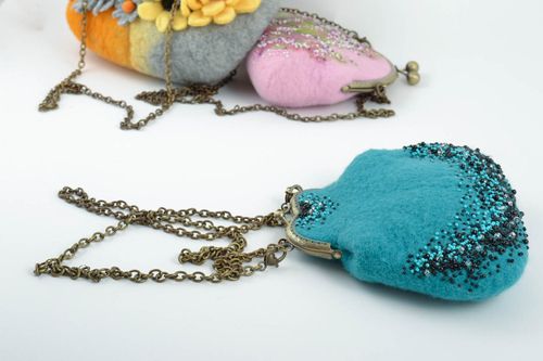 Petit sac à main en laine technique de feutrage fait main accessoire pour femme - MADEheart.com