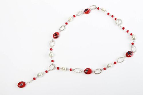 Колье из бусин украшение ручной работы ожерелье из бусин белое с красным - MADEheart.com
