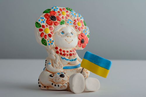Clay statuette Ukrainian Girl - MADEheart.com