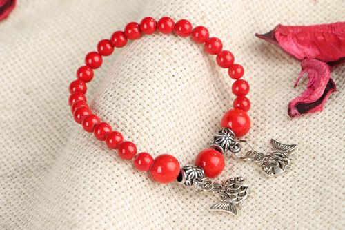 Bracelet with natural coral stone - MADEheart.com