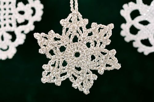 Déco fait main Flocon de neige tricot petit au crochet Décoration Noël - MADEheart.com