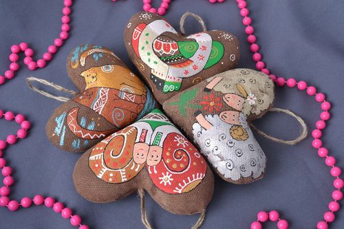 Colgantes decorativos aromatizados con forma de corazones hechos a mano conjunto de 4 artículos - MADEheart.com