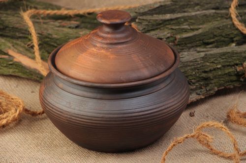 Homemade pot with lid for baking molded of red clay and kilned with milk - MADEheart.com
