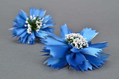 Flores artificiales en la técnica de kanzashi acianos - MADEheart.com