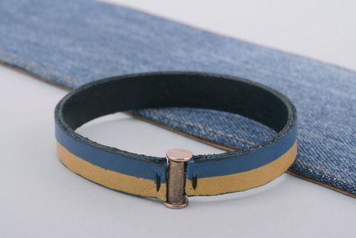 Bracelet bleu et jaune en cuir Ukraine fait main - MADEheart.com