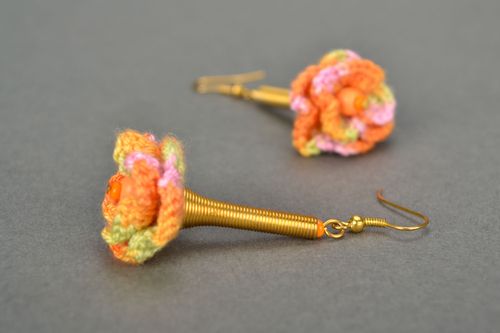 Brincos de malha artesanais ornados com gancho Alegria - MADEheart.com