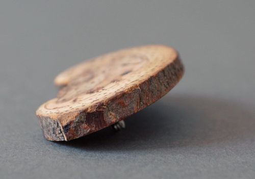 Wooden brooch - MADEheart.com