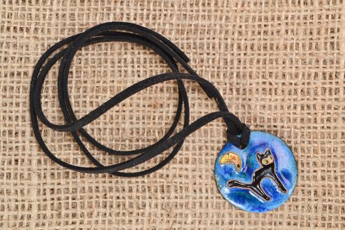 Pingente redondo de metal Nocturno - MADEheart.com