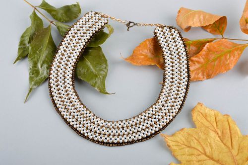 Collier femme Bijou fait main gros brodé de perles de rocaille Cadeau femme - MADEheart.com