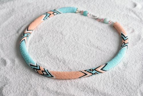 Handgefertigt Rocailles Kette stilvoll Frauen Accessoire hell Designer Schmuck - MADEheart.com