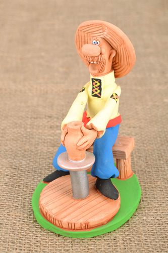Statuina in ceramica fatta a mano figurina divertente souvenir di argilla - MADEheart.com