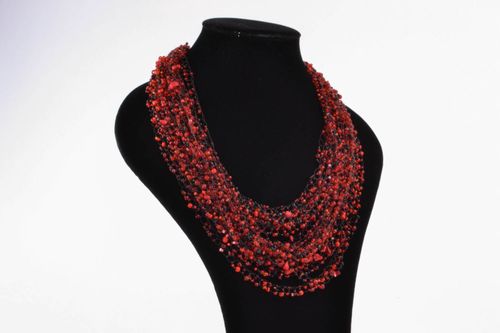 Collar rojinegro de abalorios y piedras naturales - MADEheart.com