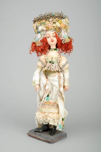 Boneca de autor com laço Wisteria - MADEheart.com