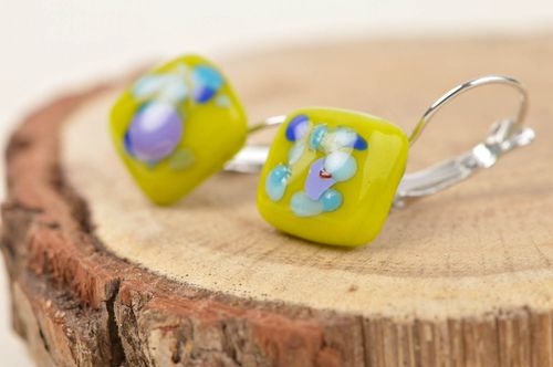 Boucles doreilles fantaisie Bijou fait main jaunes carrées Cadeau femme - MADEheart.com