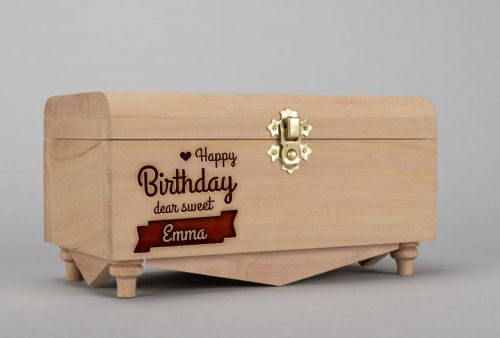 Personalised gift, blank in the shape of a wooden box - MADEheart.com