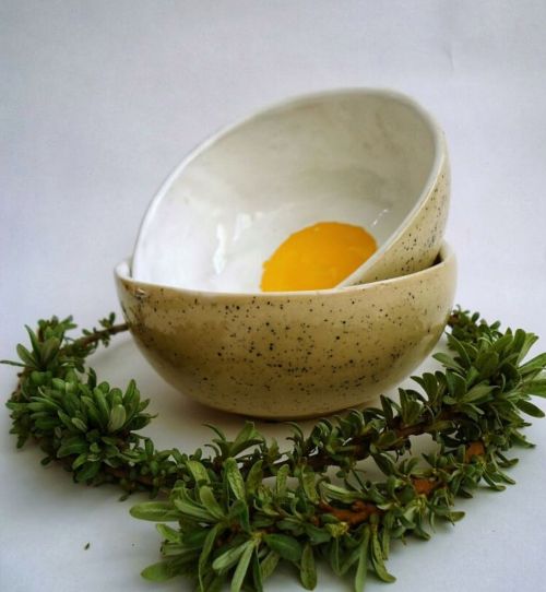 Set Yolk for breakfast - 2 handmade plates - MADEheart.com