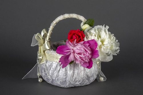 Wedding basket Bust basket - MADEheart.com