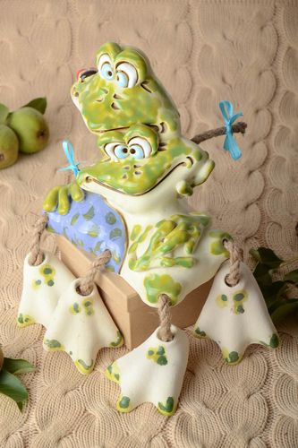 Tirelire enfant faite main Figurine grenouille en terre cuite Cadeau original - MADEheart.com