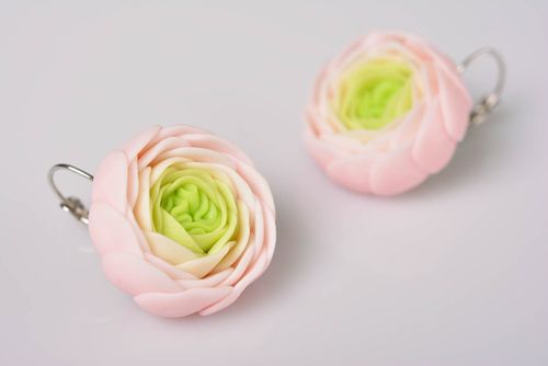 Handmade earrings with flowers made of polymer clay in the form of white buds - MADEheart.com