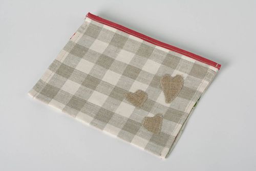 Handmade capacious cosmetic bag sewn of checkered linen fabric with zipper - MADEheart.com