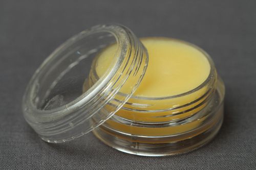 Solid floral perfume - MADEheart.com