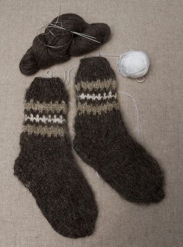 Grey mens socks made of sheep wool - MADEheart.com