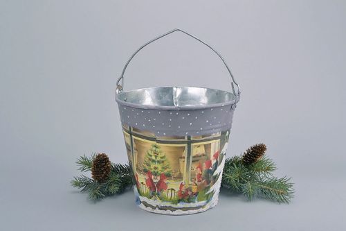 Bucket for Christmas tree - MADEheart.com