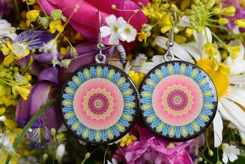 Pendientes originales de arcilla polimérica de decoupage hechos a mano estilosos - MADEheart.com
