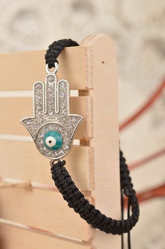 Bracelet en fils de soie fait main noir porte-bonheur original pour enfant - MADEheart.com