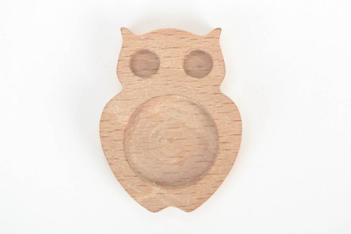 DIY beautiful handmade wooden blank brooch in the shape of owl - MADEheart.com