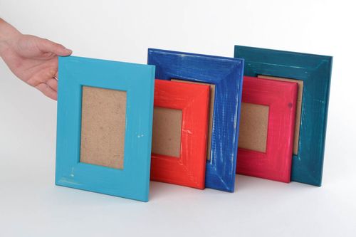 Ensemble de cadres photo en bois multicolores faits main originaux 5 pièces - MADEheart.com