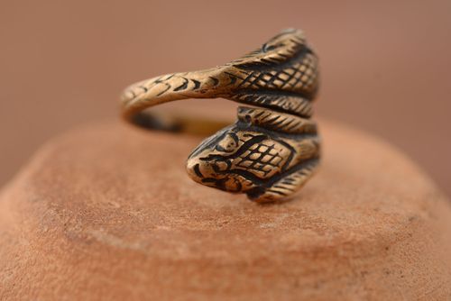 Anel de bronze artesanal Cobra - MADEheart.com