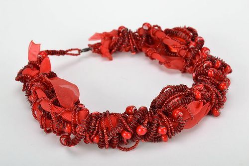 Bead necklace with ribbons - MADEheart.com