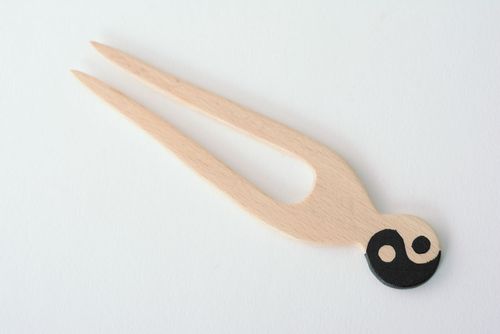 Wooden hairpin yin and yang - MADEheart.com