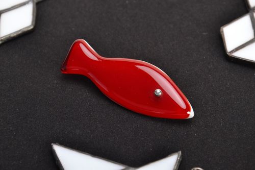 Beautiful brooch in the shape of fish - MADEheart.com