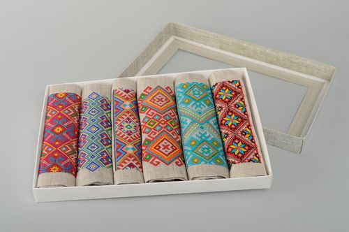 Ensemble de napperons en tissu brodés au point de croix six pièces - MADEheart.com
