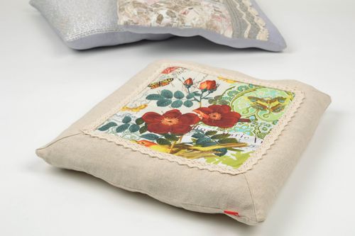 Almohada artesanal con cáscara de algodón americano - MADEheart.com