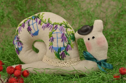 Lumaca in stoffa fatta a mano pupazzo di pezza morbida decorazione d’interni - MADEheart.com