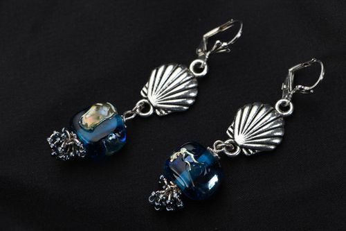 Boucles doreilles style marin avec perles de verre au chalumeau  - MADEheart.com